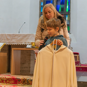 Der Christkönigssonntag 2022 stand ganz im Zeichen der MinistrantInnen: es wurde ihnen für den Dienst gedankt und zwei neue Minis wurden feierlich aufgenommen.
