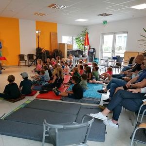 Zauberclown Maxi in der Bibliothek Wolfern