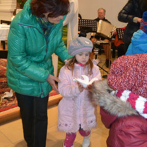 Kindersegnung 2015 in der Stadtpfarrkirche Urfahr mit dem Kindergarten Schwalbennest.