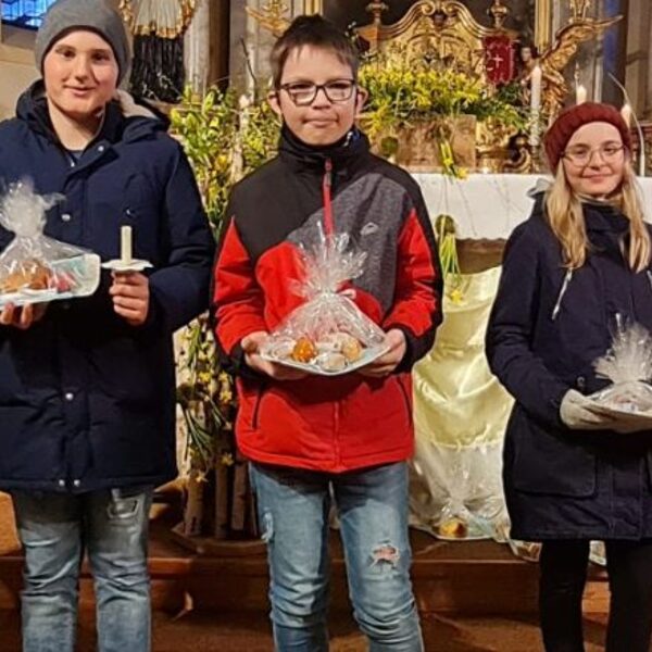 Ostermorgen Messe mit den Firmlingen
