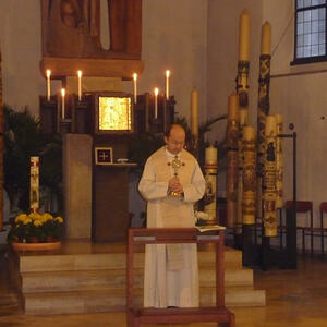 AdventwanderungDanke Pfarrer Markus Menner fürs mitwandern und mitfeiern!