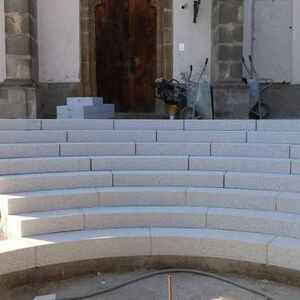 Die neue Kirchenstiege entsteht