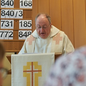 Erste Sonntagsmesse im Pfarrsaal