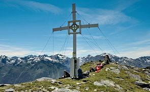 Auf dem Gipfel des Peistakogels in den Stubaier Alpen