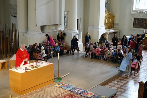 Mitgestaltung der Liturgie durch den Pfarrcaritas-Kindergarten
