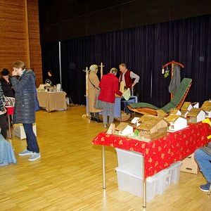 Weihnachtsbuchausstellung mit Kreativmarkt