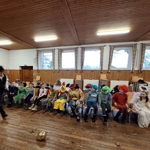 lustige Spiele beim Jungschar- und Ministrantenfasching