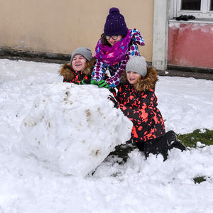 Die Jungschar Kirchdorf mit Schneespielen in der Gruppenstunde