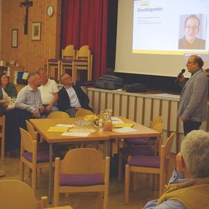 Christoph Lauermann, Ordinariatskanzler der Diözese Linz und Leiter der Stabsstelle Pfarrstruktur, gab bei der Startveranstaltung grundlegende Informationen zur Struktur der zukünftigen Pfarre.