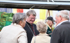 Bischof Manfred Scheuer im Gespr?ch.