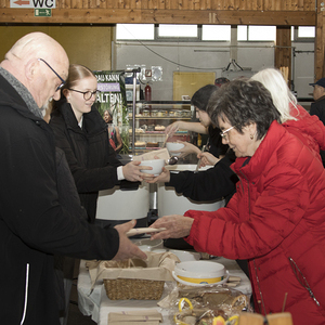 Fastensuppen-Essen am Bauernmarkt