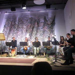 Schulanfänger in Bruckneruni