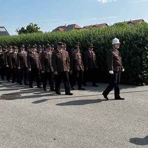 Die Rieder Feuerwehren umrahmten festlich die Prozession
