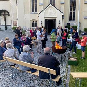 Agape bei der Feuerschale