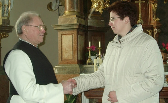 Neue Kommunionhelferin und Lektorinnen