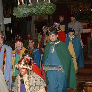 Festgottesdienst in der Pfarrkirche und  Singen nach der Messe 