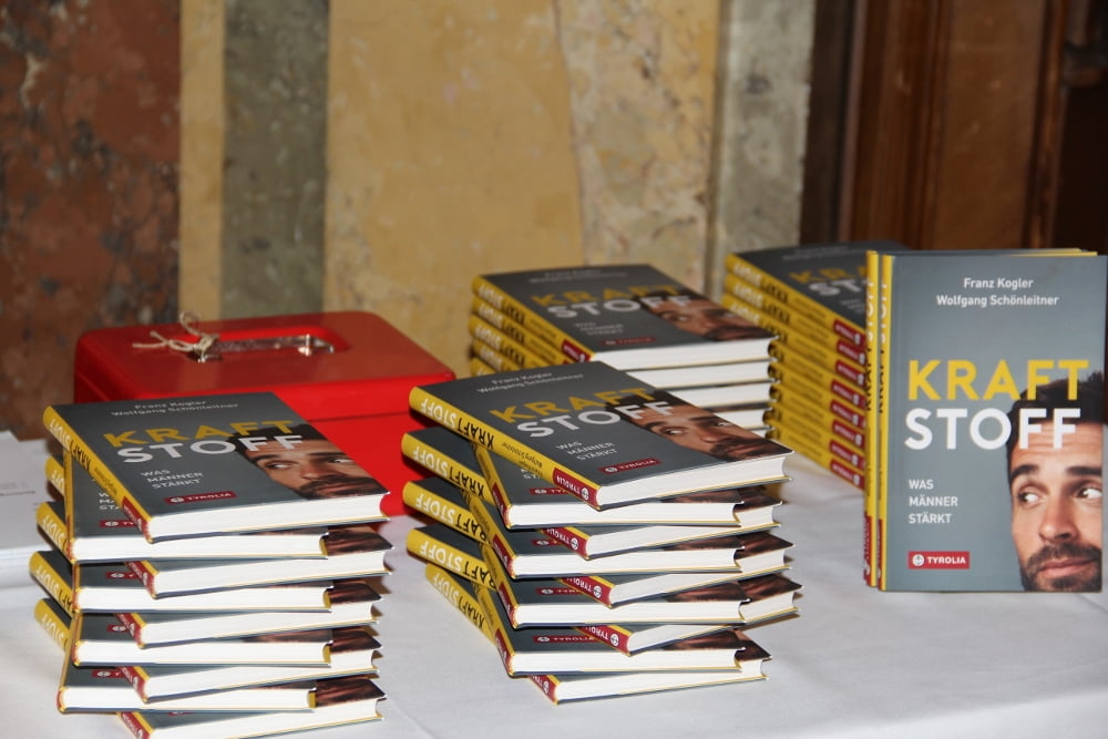 Büchertisch: Kraftstoff. Was Männer stärkt