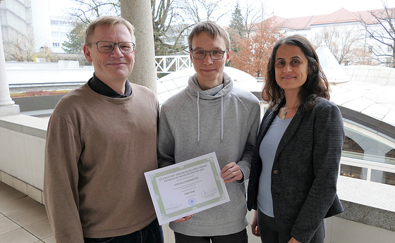 Stefan Gassenbauer erhält 'KU Linz Study Abroad Excellence Award'