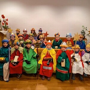 Die Sternsinger unterwegs.