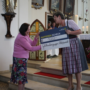 Spende Goldhaubenfrauen