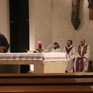 Adventfeier mit Genuss-standln in St. Quirinus