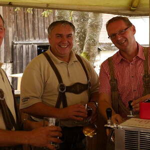 Jung und Alt auf den Beinen