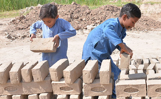 Besonders prekär: die Situation christlicher Kinder in Pakistan