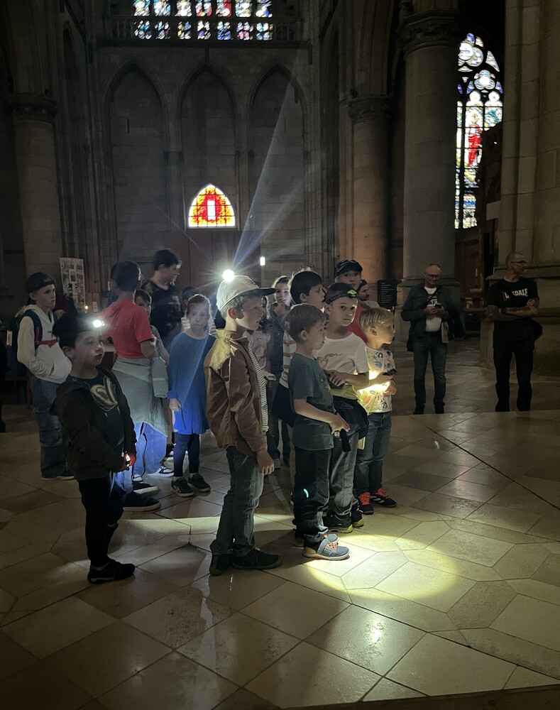 Taschenlampenführung im Mariendom Linz zum Vatertag