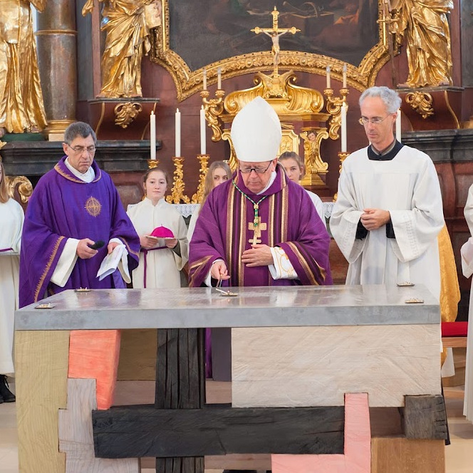 Neuer Volksaltar geweiht