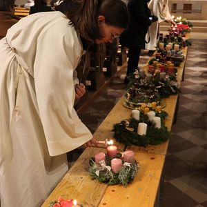 Adventkranzweihe 2022 in St. Quirinus
