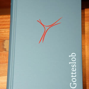 Neues Gotteslob im Gottesdienst und Männerfrühschopppen