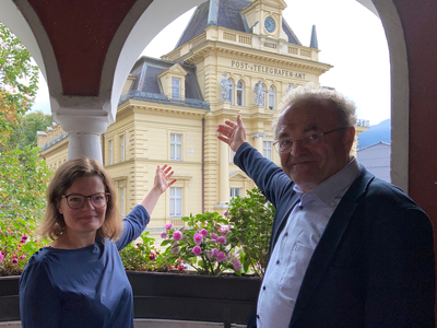 Pfarren der Region schlagen eine Brücke zur Kulturhauptstadt. Der Blick auf das neue Büro der Kulturhauptstadt skgt24 aus dem Büro für kirchliche Projekte.