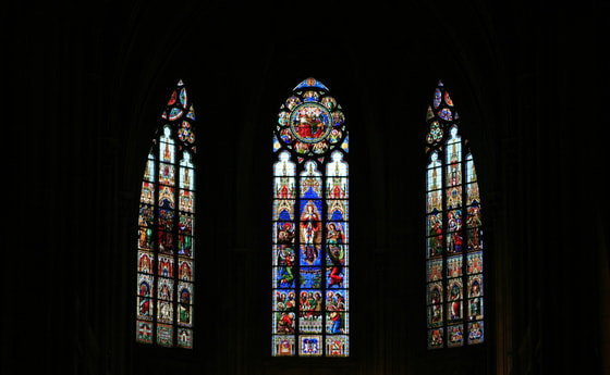 Glasfenster im Mariendom Linz bei der Lange Nacht der Kirchen. 