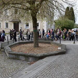 Palmweihe vor dem Pfarrheim