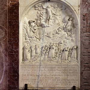 Eine der zwei Epitaphien (Grabinschriften): in der Eingangshalle für den 'Ehrngeacht und Vornehme Herr Matthias Jäger Thum Capittlischen Mair bey St. Florian' (gest. 1679), Verwalter des Maierhofes des Passauer Domkapitels (heute Fam. Etzl)