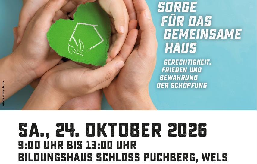 Hände aus mehreren Generatione halten ein grünes Herz mit einem Haus 