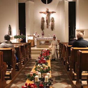 Adventfeier mit Genuss-standln in St. Quirinus