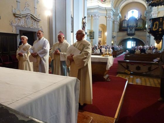 V. l.: Diakon Hermann Mayrhofer (Leonding), P. Georg Grois (Basilika Pöstlingberg), Bischof em. Maximilian Aichern und P. Eugen Szabo (Basilika Pöstlingberg).