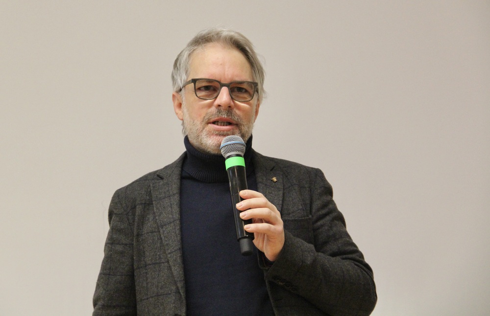 Dr. christoph Konrath spricht zu Herausforderungen im Parlament