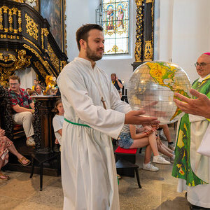Lebensfroher, bunter Gottesdienst