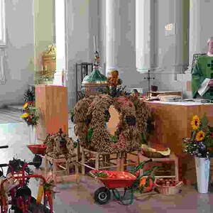 mit den Kindern des Pfarrcaritas-Kindergartens Hl. Familie