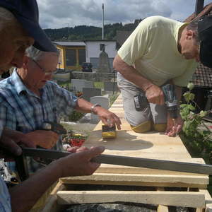 Foto: © Pfarre Oberkappel; Sanierung der Friedhofsmauer 2015