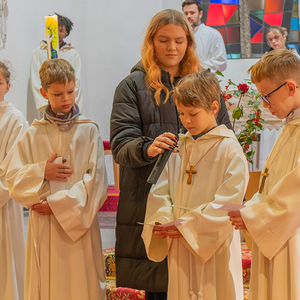 Der Christkönigssonntag 2022 stand ganz im Zeichen der MinistrantInnen: es wurde ihnen für den Dienst gedankt und zwei neue Minis wurden feierlich aufgenommen.