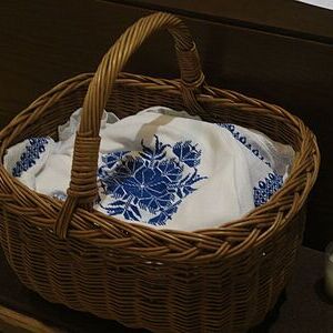 Viele nehmen Speisen zur Segnung mit