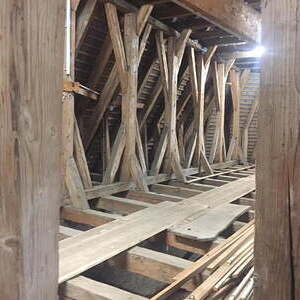 erste Fotos von der Dachstuhlsanierung