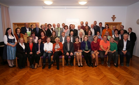 Gruppenfoto mit den PreisträgerInnen des 'Laudato si''-Preises der Diözese Linz