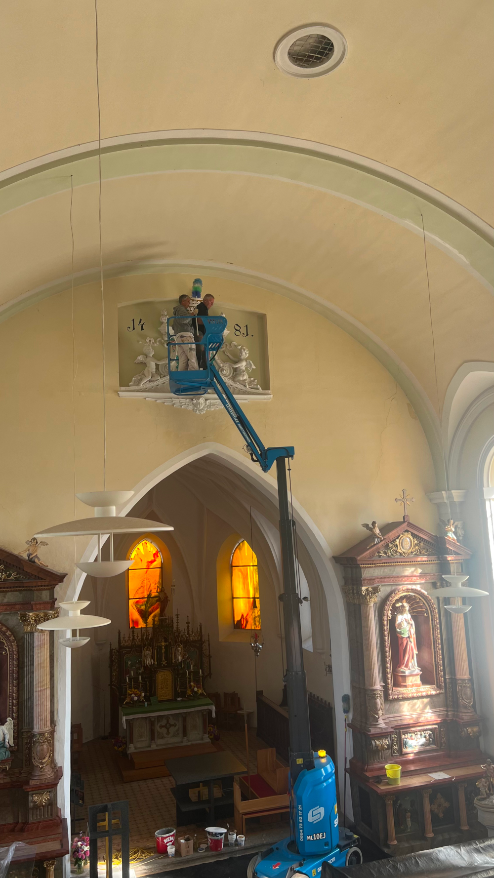 Reparaturarbeiten im Inneren der Kirche
