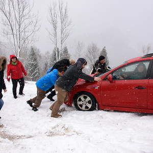 Bischofs Visitation Dekanat Weyer, Wanderung, Visitation mit den Mitgliedern der Pastoralkonferenz Dekanat Weyer in Trattenbach im SchneeFoto: Jack Haijes