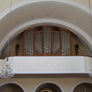 Hier wird bald musiziert - an der Orgel der Firma Freiburger Orgelbau...