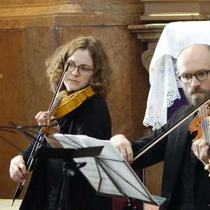 Veronika Traxler (Violine) und Corrado Cicuttin (Viola)